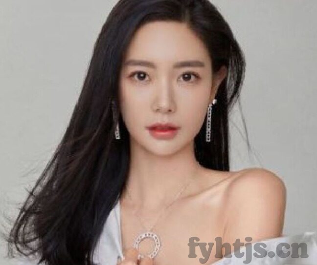 校园春色古典武侠人妻-春色校园里的古典武侠梦，人妻的柔情剑影